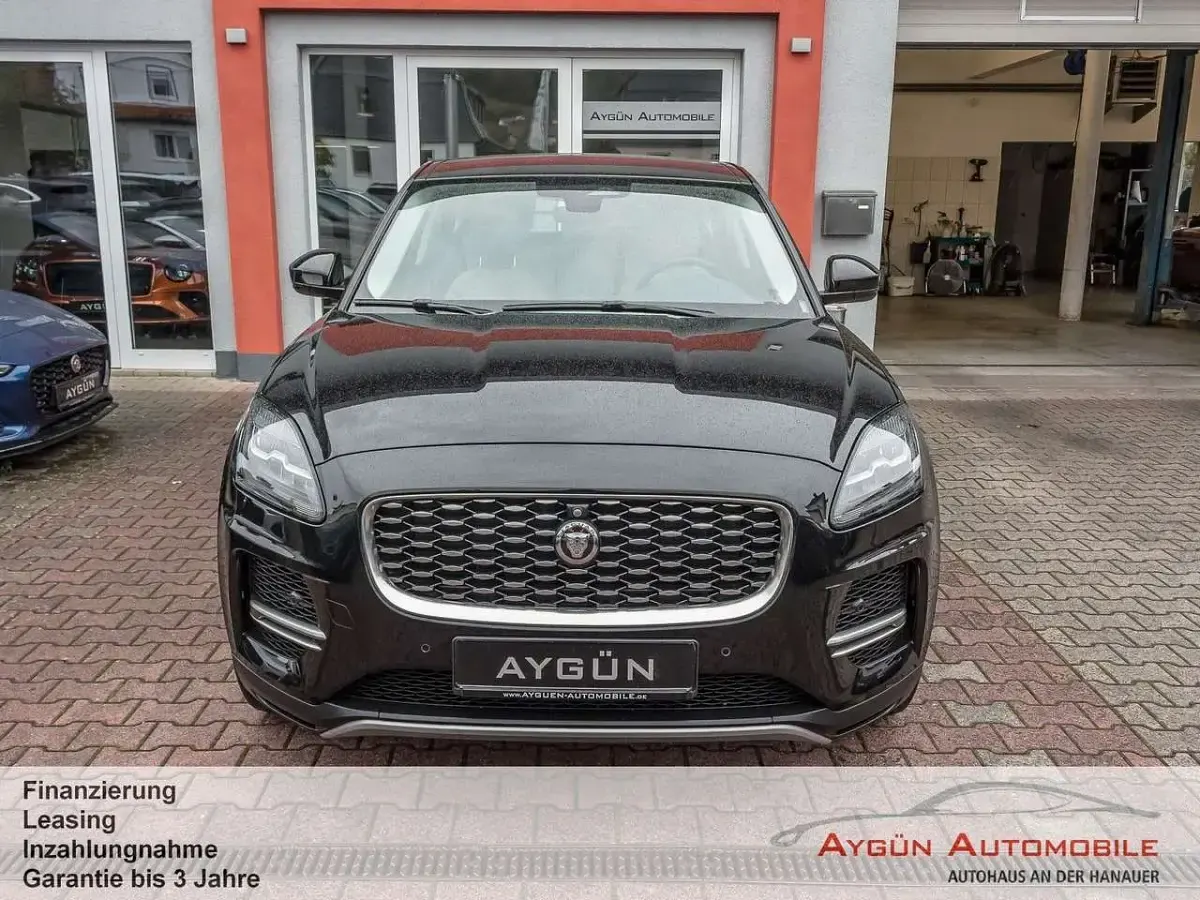 Używany Jaguar E-Pace S 163 KM (119 kW) 2021 Czarny SUV