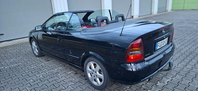 Gebraucht Opel Astra Cabriolet 125 PS (91 kW) 2005 Schwarz Cabrio