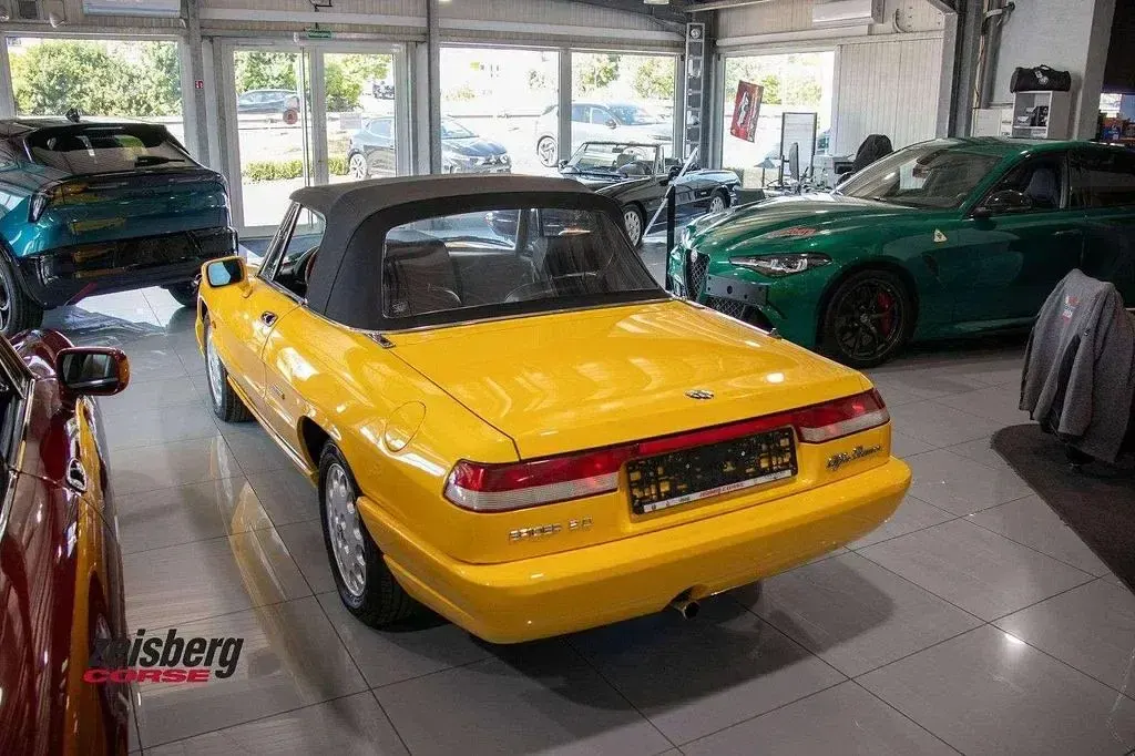 Gebraucht Alfa Romeo Spider 120 PS (88 kW) 1992 Gelb Cabrio