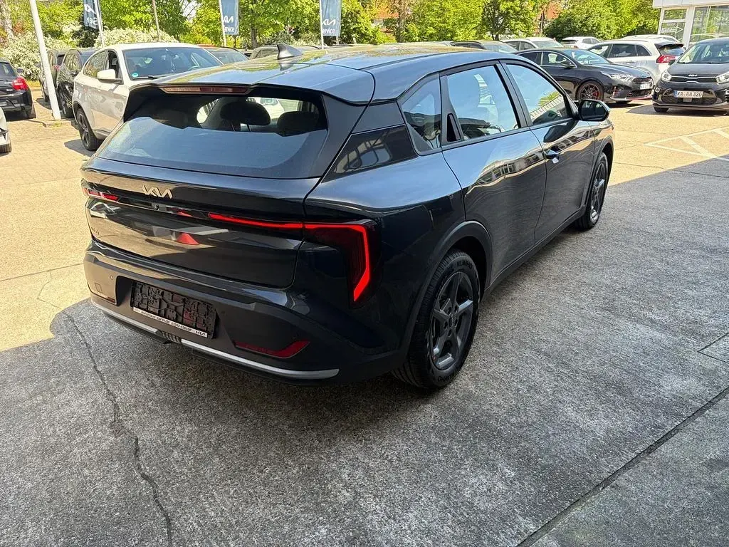 Neu Kia K4 150 PS (110 kW) 2026 Grau Limousine