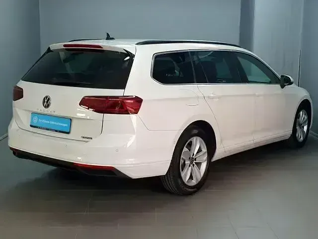 Gebraucht VW Passat Business 200 PS (147 kW) 2022 Oryxweiß perleffekt (metallic) Kombi