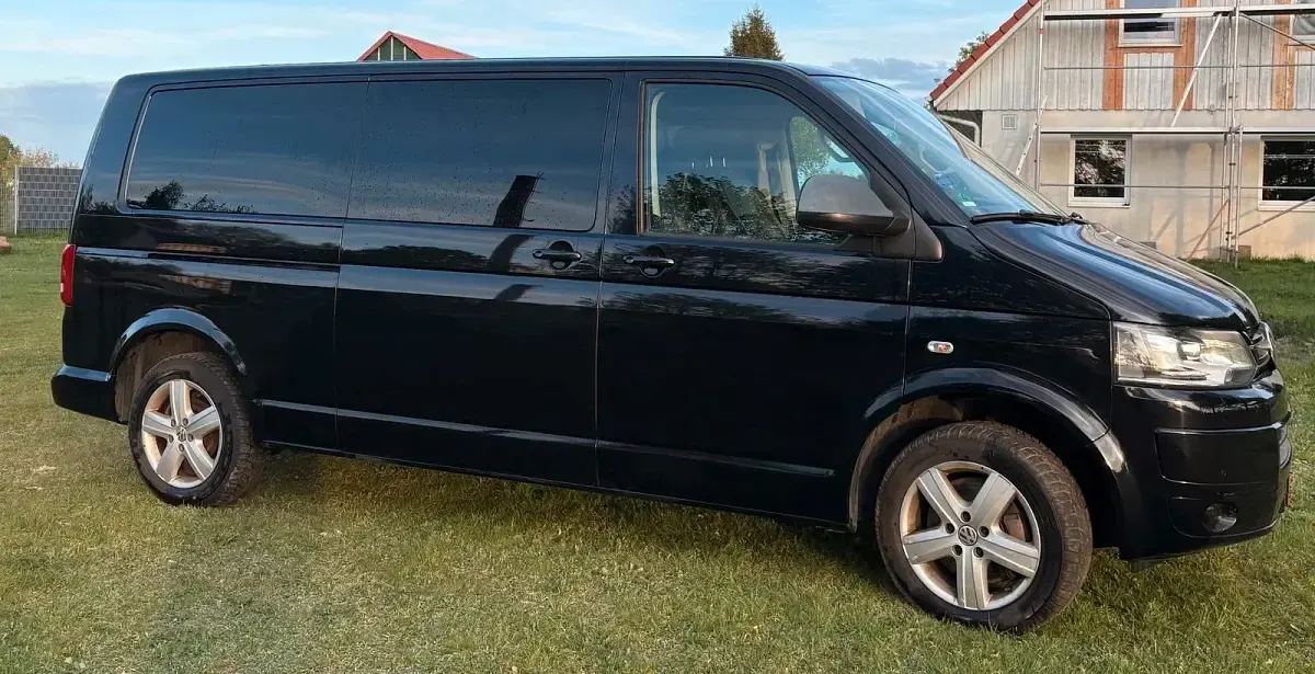 Gebraucht VW Multivan 132 PS (97 kW) 2015 Schwarz Van / Kleinbus