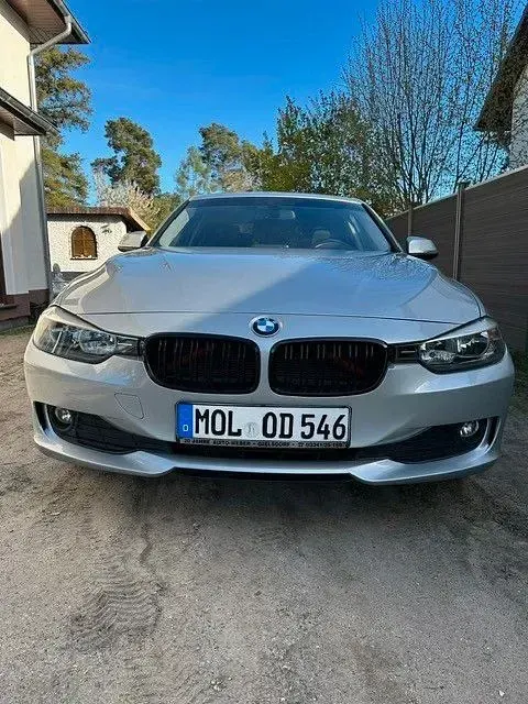 Gebraucht BMW 316 136 PS (100 kW) 2013 Grau Limousine