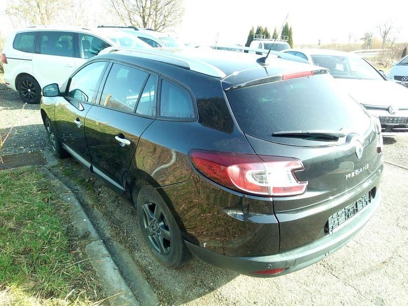 Gebraucht Renault Mégane III Dynamique 131 PS (96 kW) 2010 Schwarz Limousine