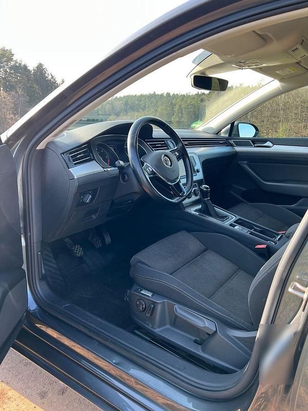 Gebraucht VW Passat 150 PS (110 kW) 2015 Grau Kombi