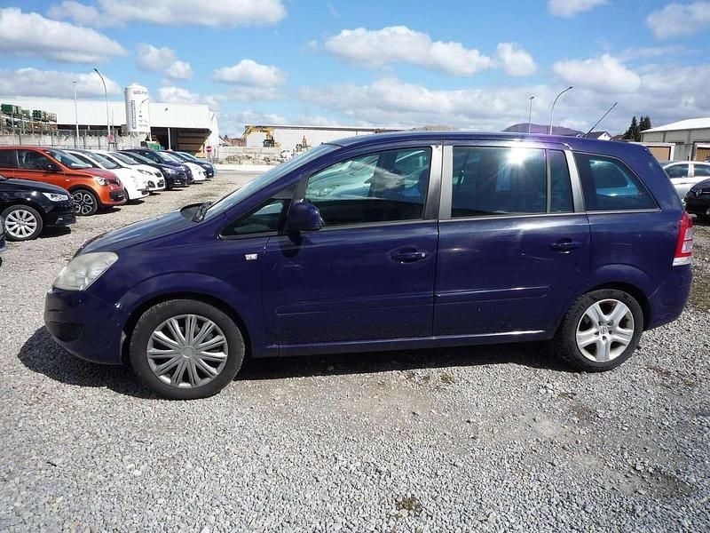Gebraucht Opel Zafira Edition 140 PS (102 kW) 2010 Royal blau (s2) Van / Kleinbus