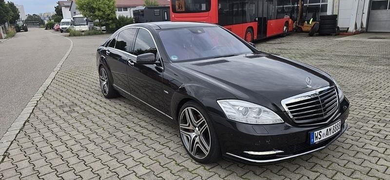 Schwarz Gebraucht 2012 Mercedes S350L Limousine | 17.900 € (Fairer Preis) - Bild 1/4
