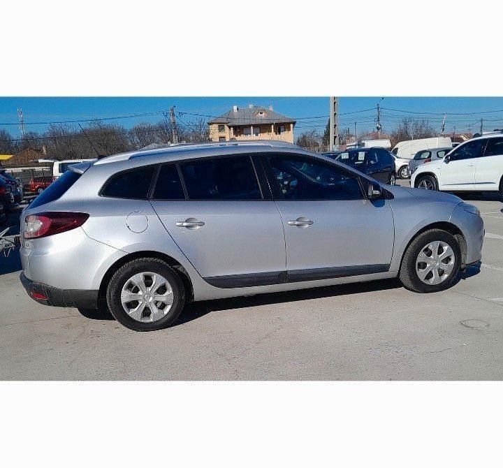 Gebraucht Renault Mégane III Expression 110 PS (80 kW) 2012 Silber Limousine