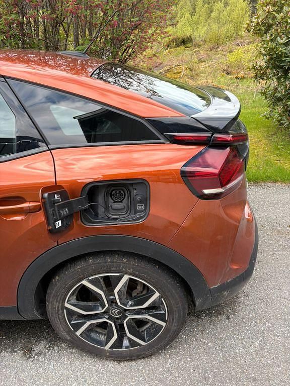 Gebraucht Citroën e-C4 Feel 136 kW (185 PS) 2021 Braun Limousine