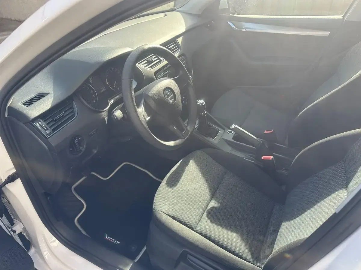 Gebraucht Skoda Octavia Active 90 PS (66 kW) 2016 Weiß Kombi