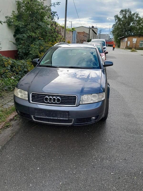 Grau Gebraucht 2004 Audi A4 Kombi | 1.200 € (Superpreis) - Bild 1/4