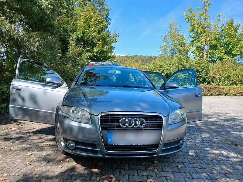 Grau Gebraucht 2007 Audi A4 Limousine | 2.500 € (Guter Preis) - Bild 1/4