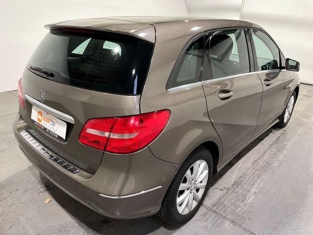Gebraucht Mercedes B180 122 PS (89 kW) 2013 Grau Van / Kleinbus