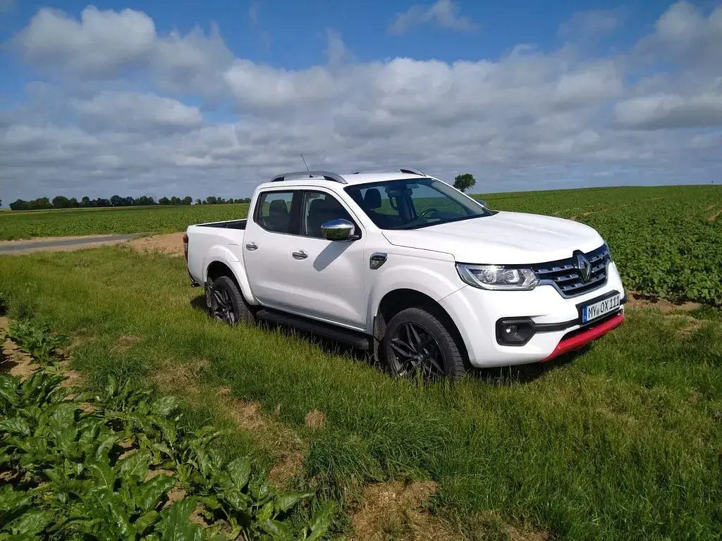 Gebraucht Renault Alaskan 190 PS (139 kW) 2021 Weiß Pickup