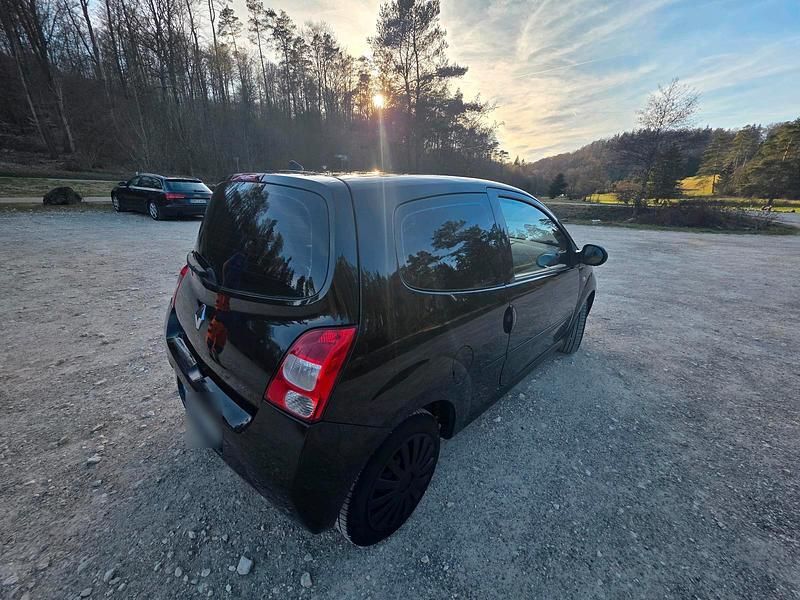 Second-hand Renault Twingo 75 CP (55 kW) 2009 Negru Hatchback