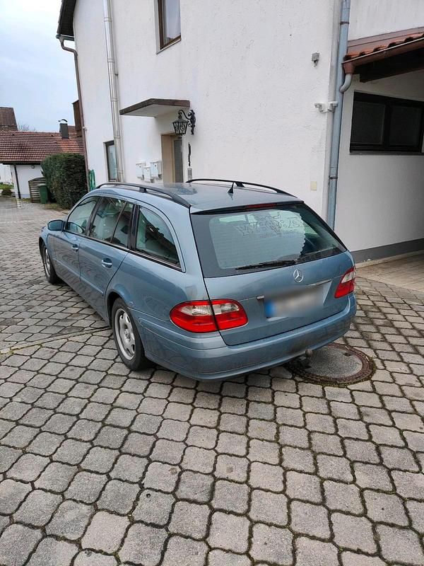 Gebraucht Mercedes 220 150 PS (110 kW) 2005 Grau Kombi