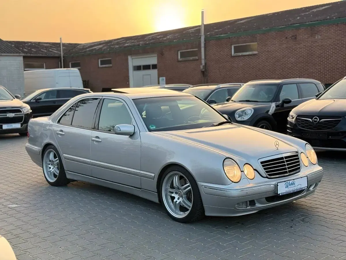 Brugt Mercedes E320 Elegance 197 HK (144 kW) 2001 Sølv Sedan