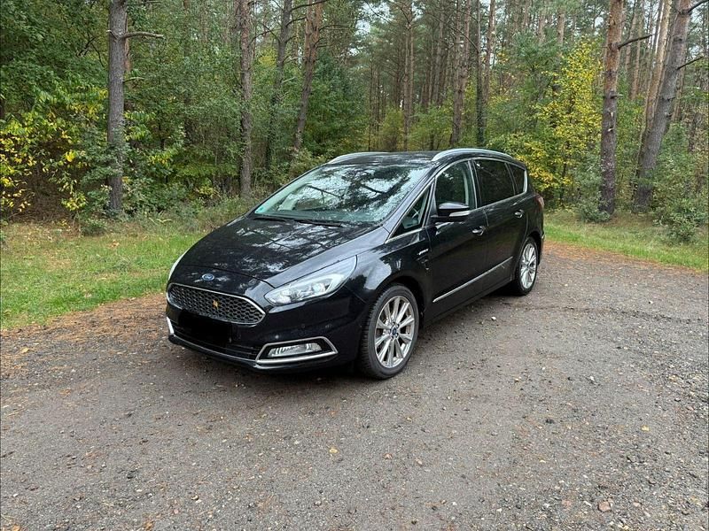 Schwarz Gebraucht 2018 Ford S-MAX Vignale Van / Kleinbus | 14.490 € (Superpreis) - Bild 1/4