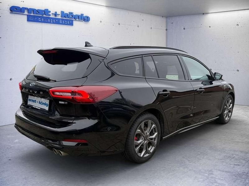 Second-hand Ford Focus ST-Line X 125 CP (91 kW) 2023 Negru Berlinǎ
