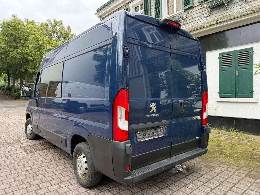 Gebraucht Peugeot Boxer Premium 140 PS (102 kW) 2021 Blau Van