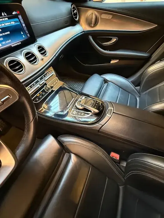 Gebraucht Mercedes E350 AMG 286 PS (210 kW) 2019 Weiß Limousine