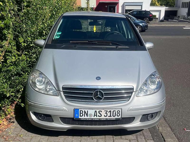 Silber Gebraucht 2008 Mercedes A150 Avantgarde Limousine | 3.700 € (Fairer Preis) - Bild 1/4