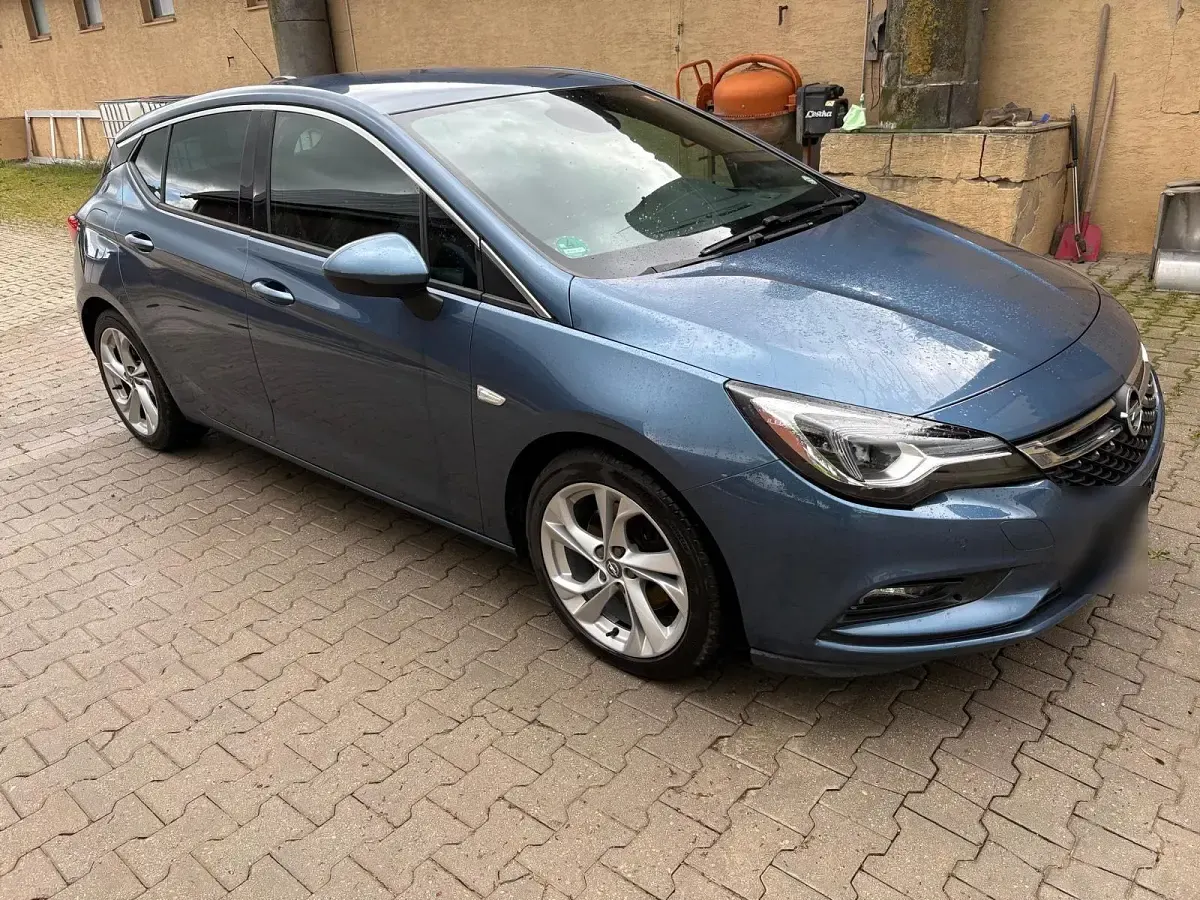 Gebraucht Opel Astra Dynamic 136 PS (100 kW) 2017 Blau Kleinwagen