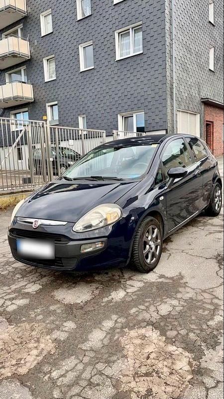 Gebraucht Fiat Grande Punto 69 PS (50 kW) 2011 Blau Kleinwagen