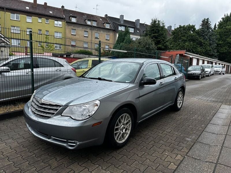 Grau Gebraucht 2009 Chrysler Sebring Limousine | 4.000 € - Bild 1/4