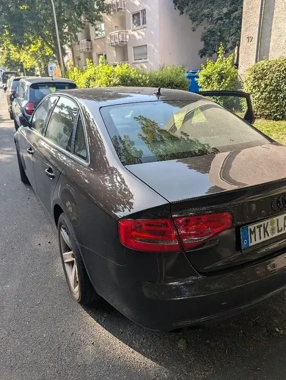 Gebraucht Audi A4 Attraction 143 PS (105 kW) 2013 Braun Limousine