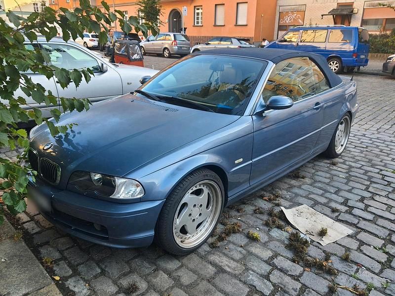 Gebraucht BMW 325 Cabriolet 192 PS (141 kW) 2001 Blau Cabrio