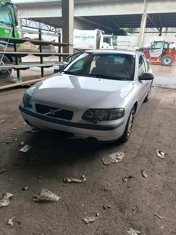 Gebraucht Volvo S60 140 PS (102 kW) 2001 Silber Limousine