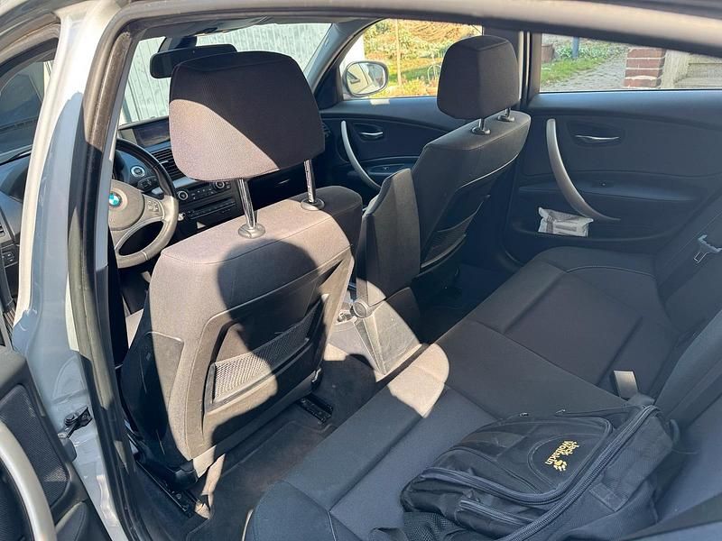 Gebraucht BMW 118 Lifestyle 143 PS (105 kW) 2010 Grau Kleinwagen