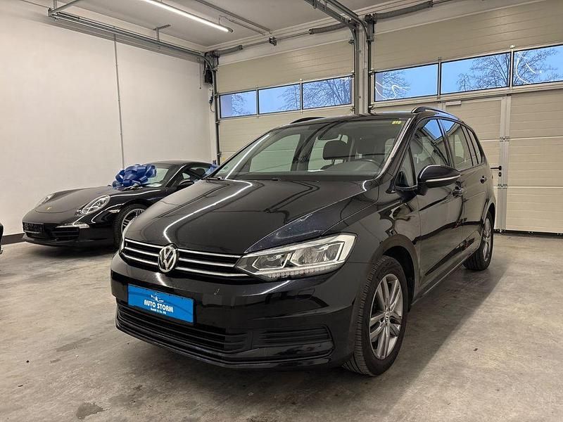 Schwarz Gebraucht 2020 VW Touran Comfortline Van / Kleinbus | 20.980 € (Guter Preis) - Bild 1/4