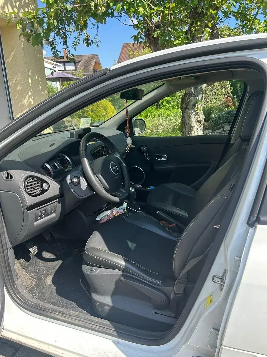 Gebraucht Renault Clio Expression 75 PS (55 kW) 2011 Weiß Kleinwagen