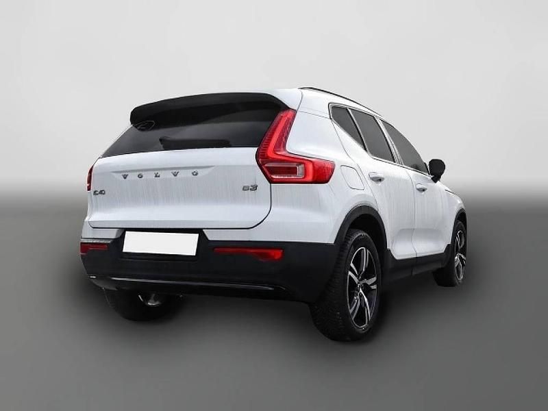 Gebraucht Volvo XC40 Plus 163 PS (119 kW) 2023 Weiß SUV