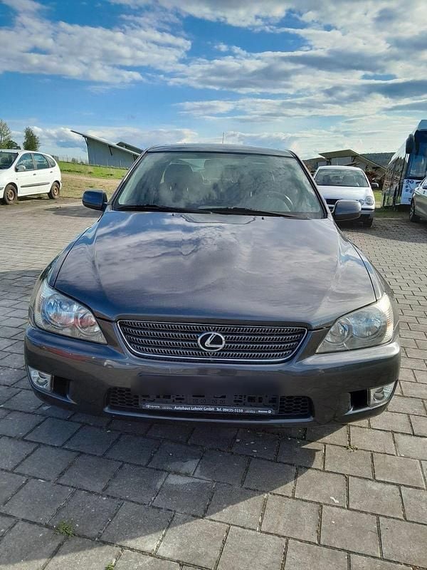 Grau Gebraucht 2000 Lexus IS200 Limousine | 6.300 € (Superpreis) - Bild 1/4