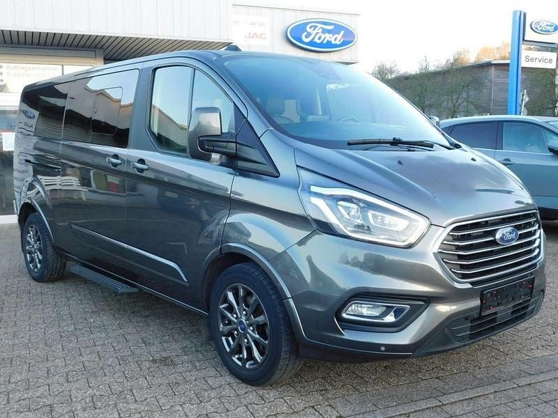 Magneticgrau (metallic) Gebraucht 2021 Ford Tourneo Custom Titanium X Van | 33.980 € (Superpreis) - Bild 1/4