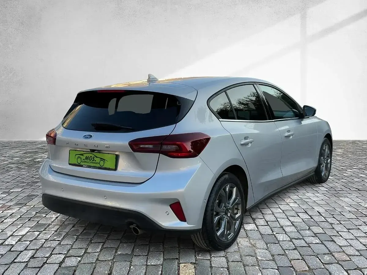 Usado Ford Focus Titanium 155 CV (114 kW) 2024 Plateado Berlina