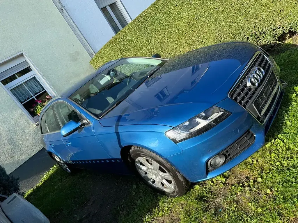 Gebraucht Audi A4 Ambition 160 PS (117 kW) 2011 Blau Kombi