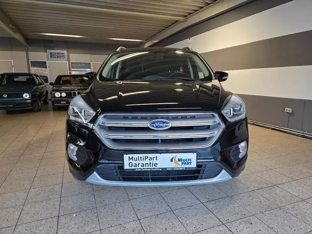 Używany Ford Kuga Cool & Connect 150 KM (110 kW) 2017 Czarny SUV