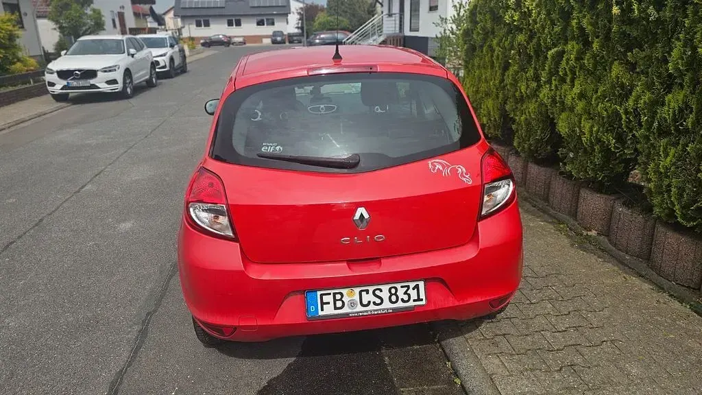 Gebraucht Renault Clio IV 75 PS (55 kW) 2012 Rot Limousine