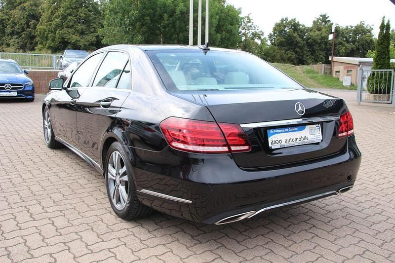 Gebraucht Mercedes E200 Avantgarde 184 PS (135 kW) 2015 Schwarz Limousine