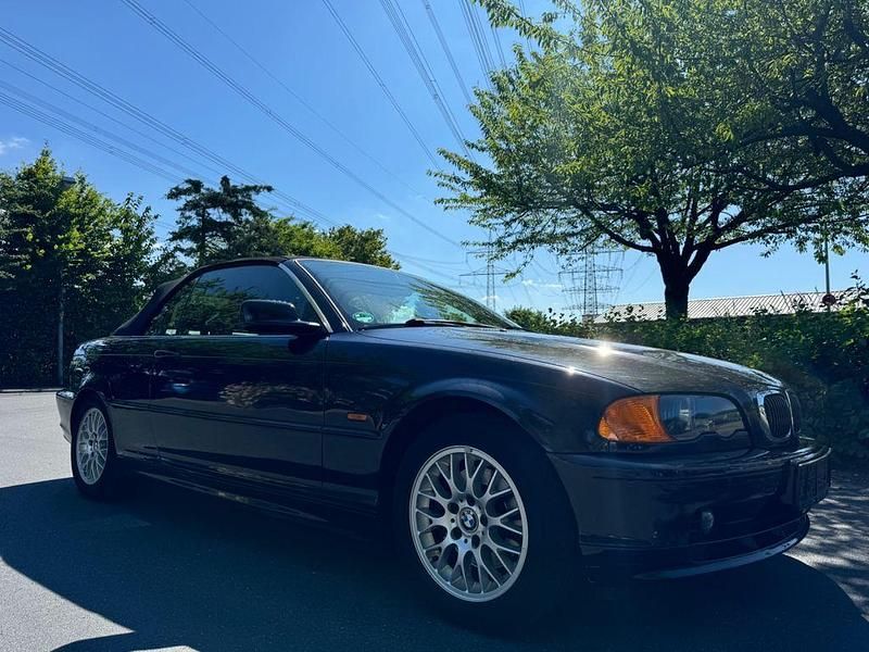 Schwarz Gebraucht 2001 BMW 320 Cabriolet Sport Line Cabrio | 3.490 € (Superpreis) - Bild 1/4