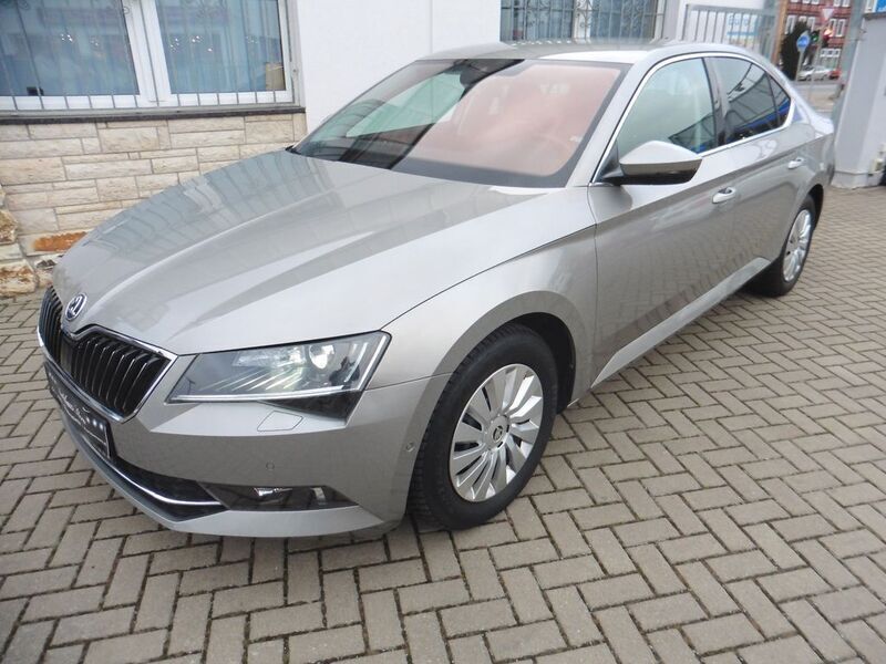 Beige Gebraucht 2016 Skoda Superb Style Limousine | 17.950 € (Guter Preis) - Bild 1/4