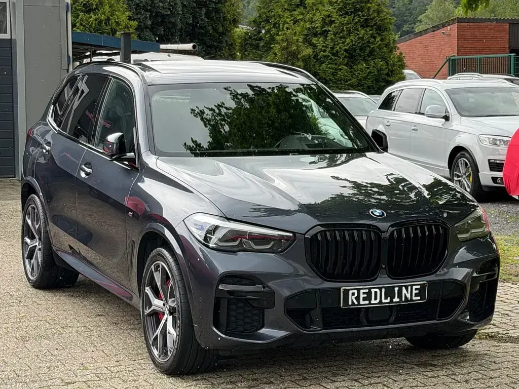 Gebraucht BMW X5 M Sport 340 PS (250 kW) 2022 Arktikgrau brillanteffekt SUV