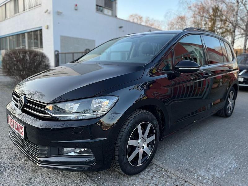 Gebraucht VW Touran Trendline 150 PS (110 kW) 2016 Schwarz Van / Kleinbus
