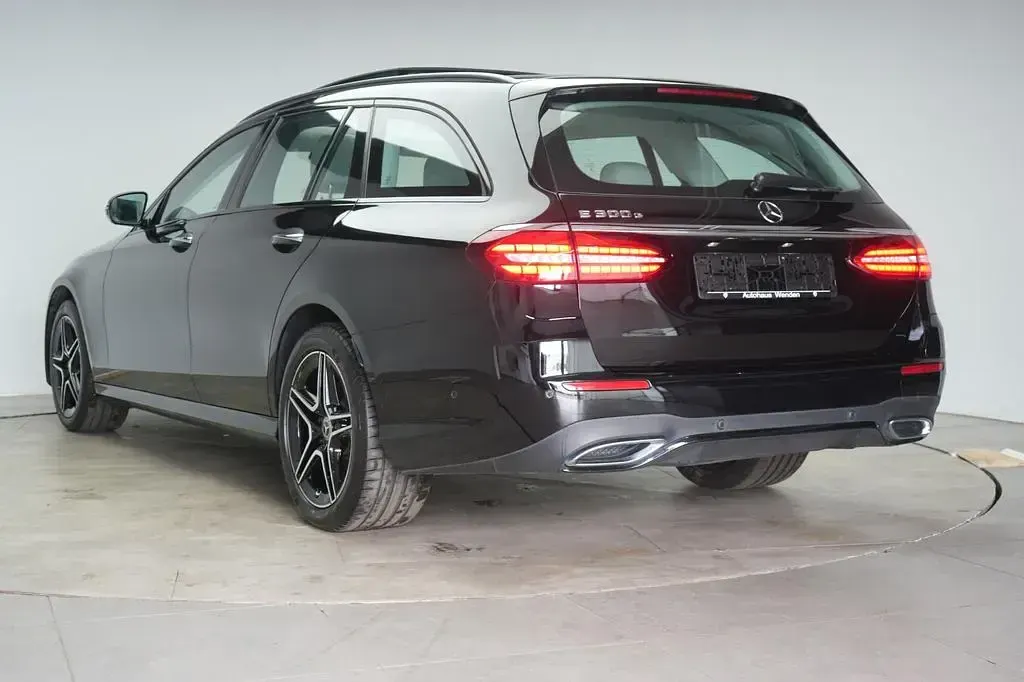 Gebraucht Mercedes E300 AMG line 320 PS (235 kW) 2021 Schwarz Limousine