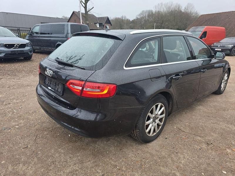 Gebraucht Audi A4 Attraction 136 PS (100 kW) 2013 Grau Kombi