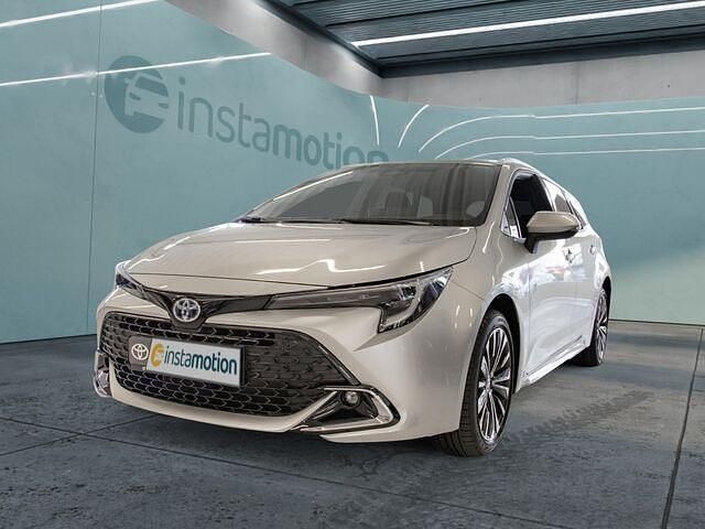 Silber Gebraucht 2024 Toyota Corolla Team Van / Kleinbus | 35.939 € (Teuer) - Bild 1/2